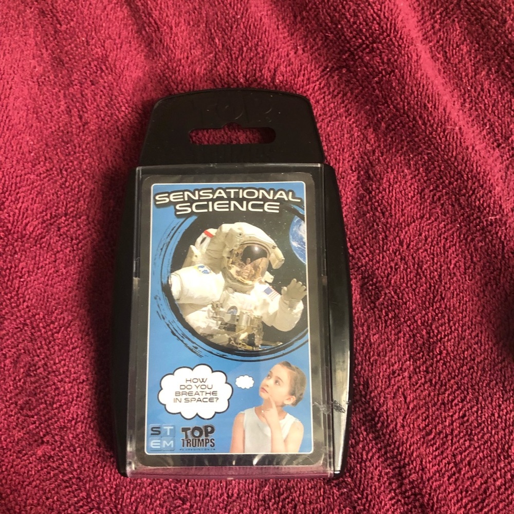 NWT SENSATIONAL SCIENCE TRIVIA CARD GAME